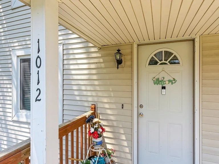 Building Photo - 1012 W 1st Ave