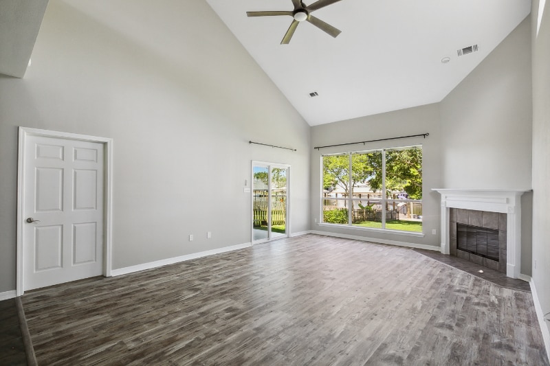 Building Photo - 1546 Marina Dr