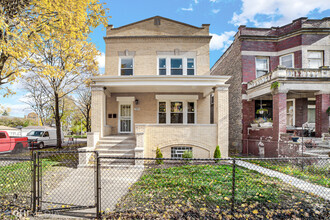Building Photo - 7801 S Union Ave