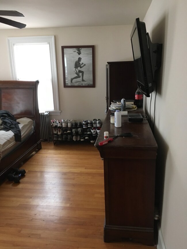 Building Photo - Spacious & Stylish 2BR Apartment - Prime W...