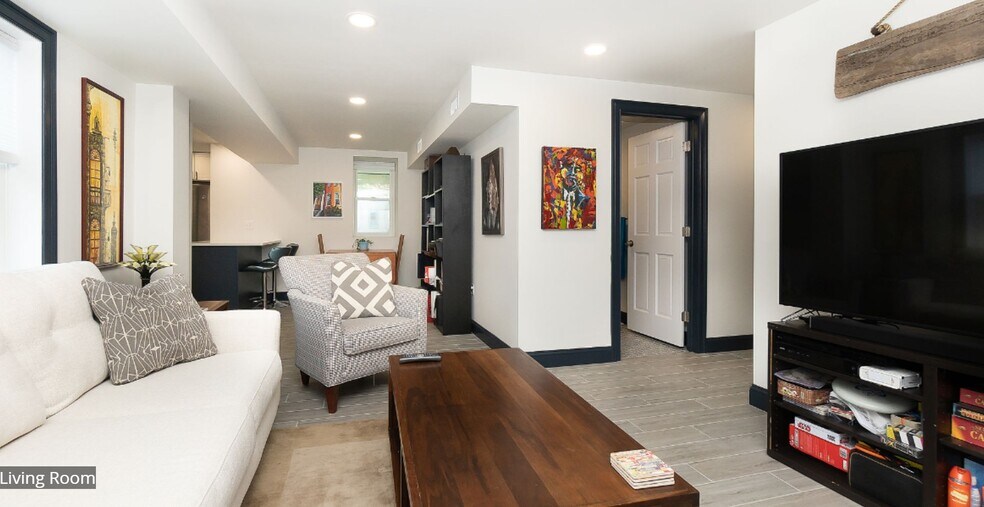 Building Photo - 8 Alveston St