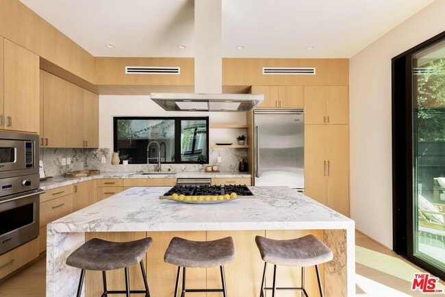 Building Photo - 9064 Harland Ave