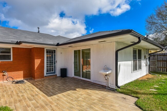 Building Photo - 4125 Lymbar Dr