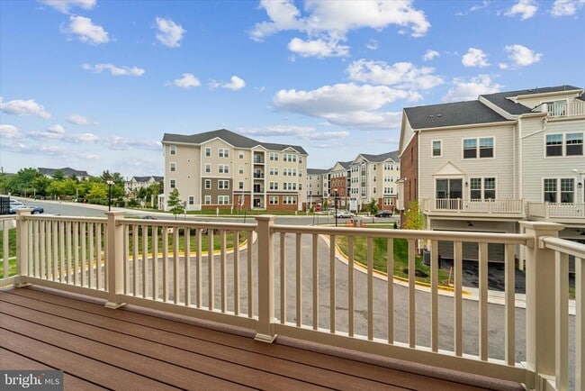 Building Photo - 705 Sawback Sq NE