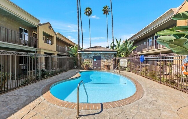 Building Photo - Condo at Villa Grigio available now!