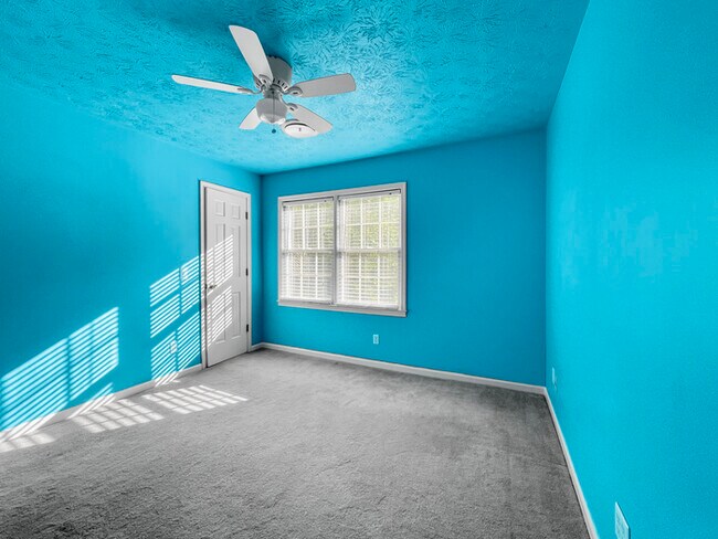 Building Photo - 5-Bed, 2.5-Bath Home with Deck & Covered P...