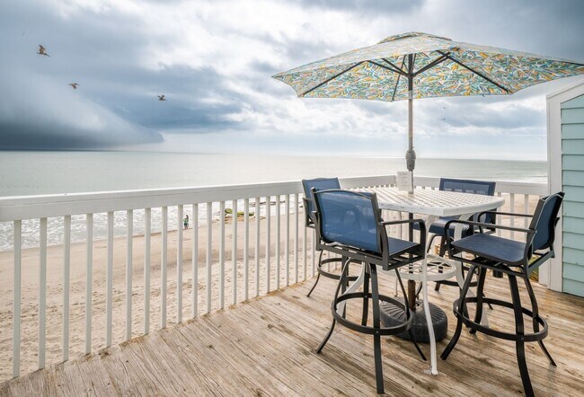 Primary Photo - SHORT TERM RENTAL ONLY Spend Winter Oceanf...