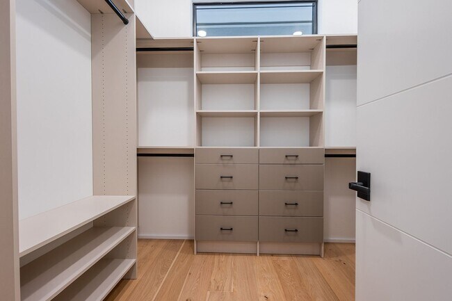 Building Photo - Brand New Townhouse in Luxury Neighborhood