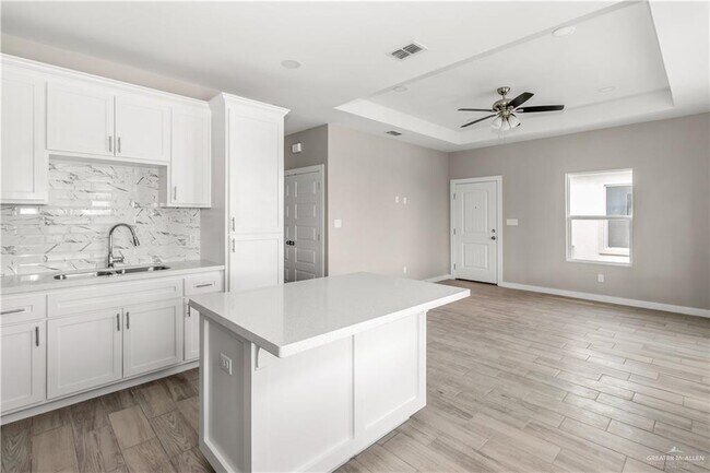 Building Photo - 13 Stark Rd