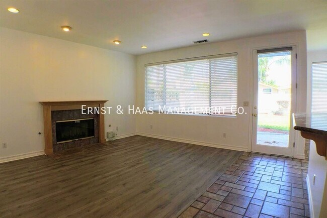 Building Photo - 3560 Pine Ave
