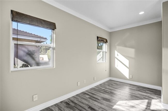 Building Photo - 3329 E Virginia Ave