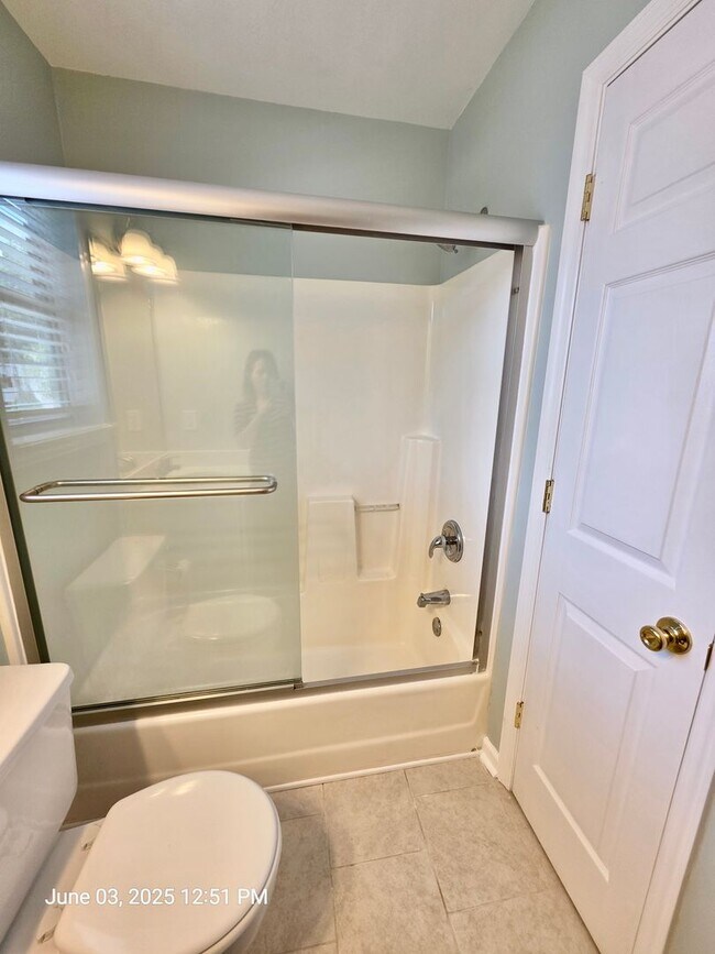 Building Photo - Thoughtfully updated 3 bedroom in Summervi...