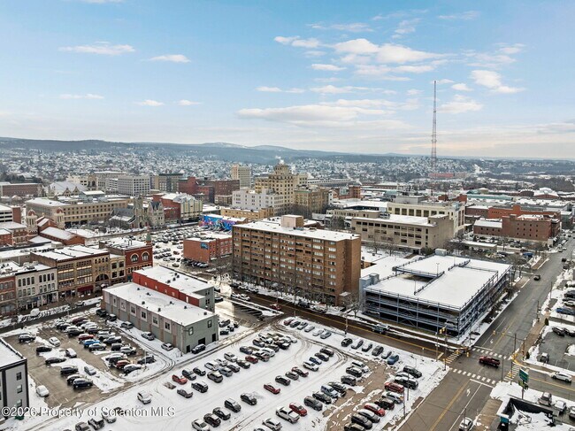 Building Photo - 220 Linden St