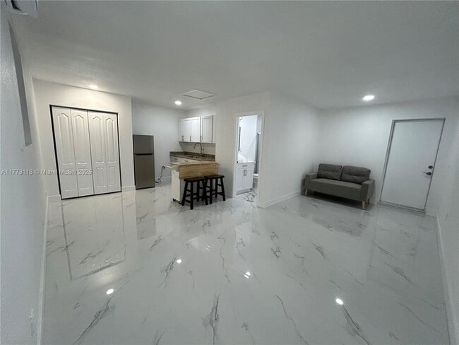 Building Photo - 670X SW 28th Terrace