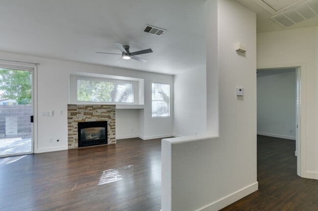 Building Photo - 2-Story Home  3 bedroom 2 bath in Summerlin