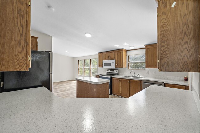 Building Photo - 16482 Pisces Rd