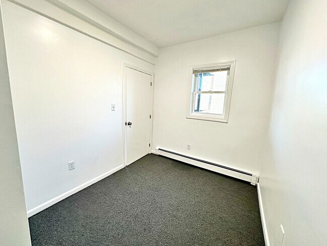 Building Photo - 40 Jeffries St