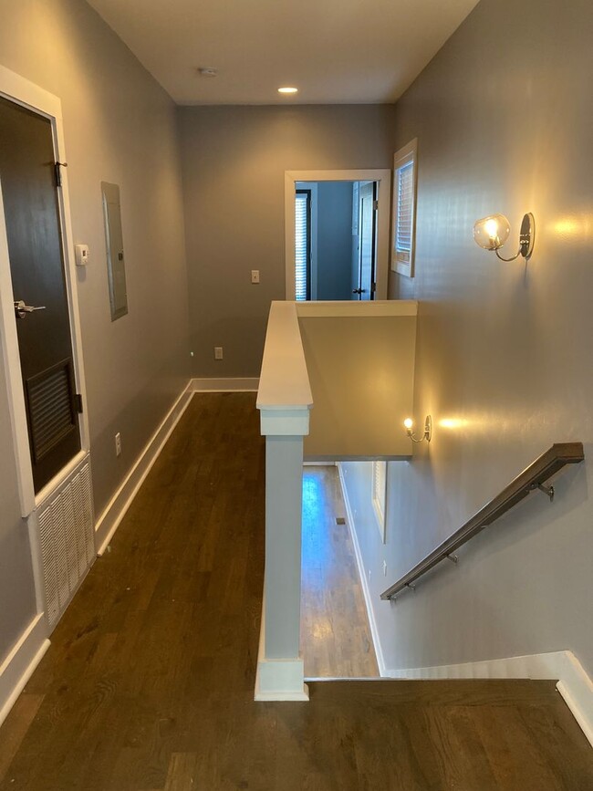 Building Photo - 1515 21st Ave N