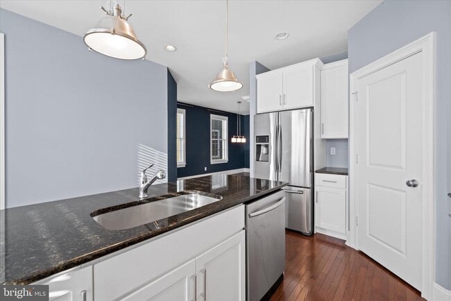 Building Photo - 519 Wheelmen St