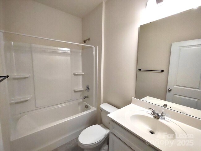 Building Photo - 7135 Thornrose Dr