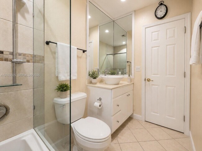 Building Photo - 1423 Holly Heights Dr