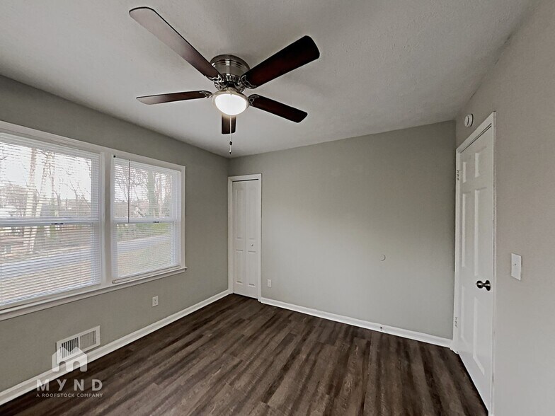 Building Photo - 2550 Stoney Brook Ln