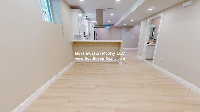 Building Photo - 231 Highland Ave