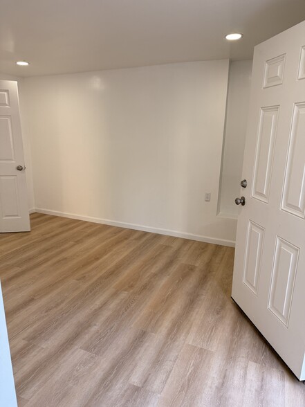 Building Photo - 116 Grove St