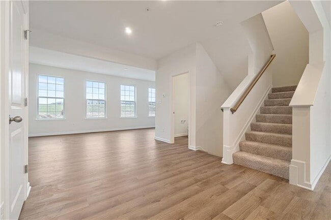 Building Photo - 135 Affinity Dr