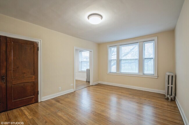Building Photo - 3806 W Irving Park Rd