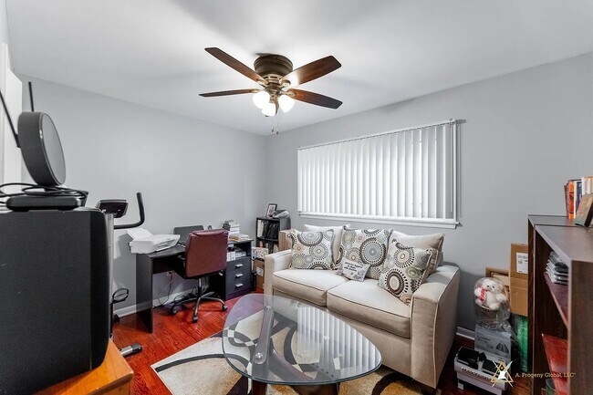 Building Photo - 341 Crandon Ave