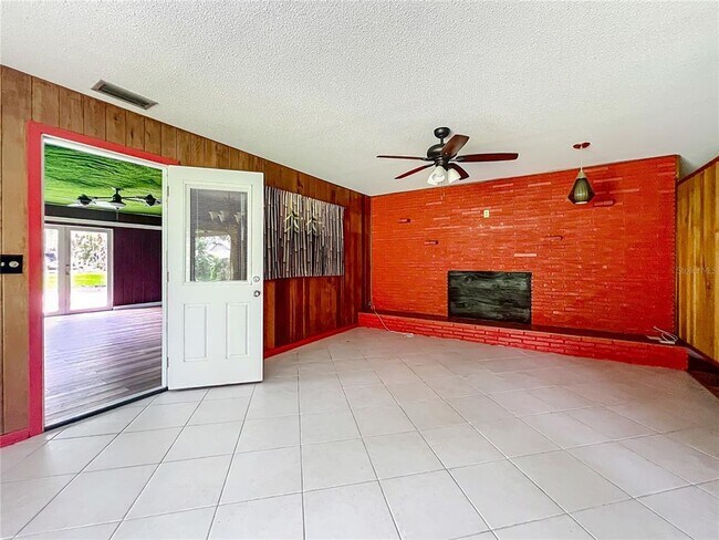 Building Photo - 4211 SW 6th Ave