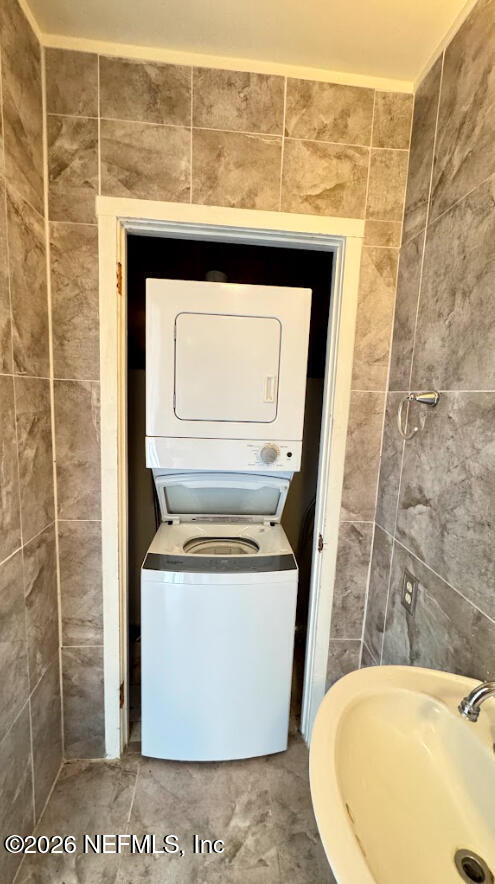 Building Photo - 5557 Floral Ave