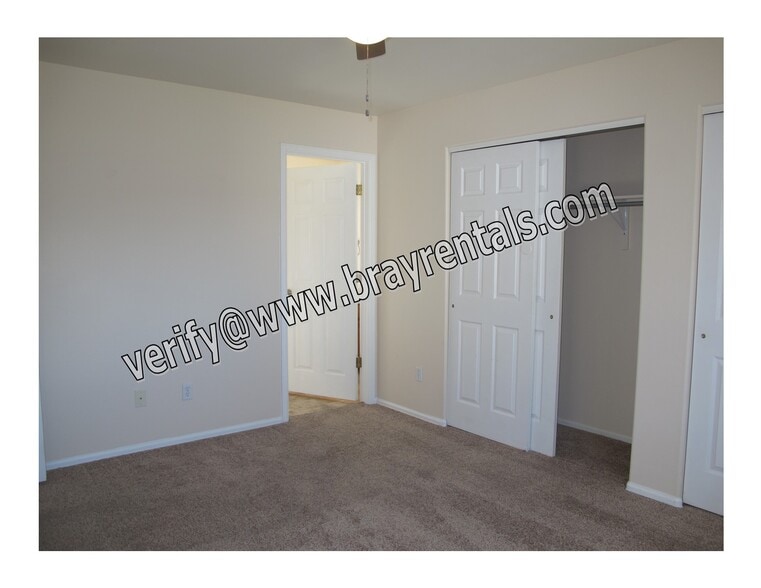 Building Photo - 1143 E Carolina Ave