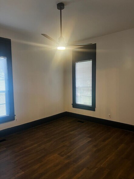 Building Photo - 928 Kirkwood Ave
