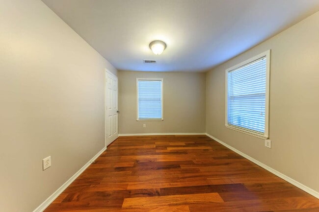 Building Photo - Quaint East Nashville Home for Lease w/ Month-to-Month Lease Options!