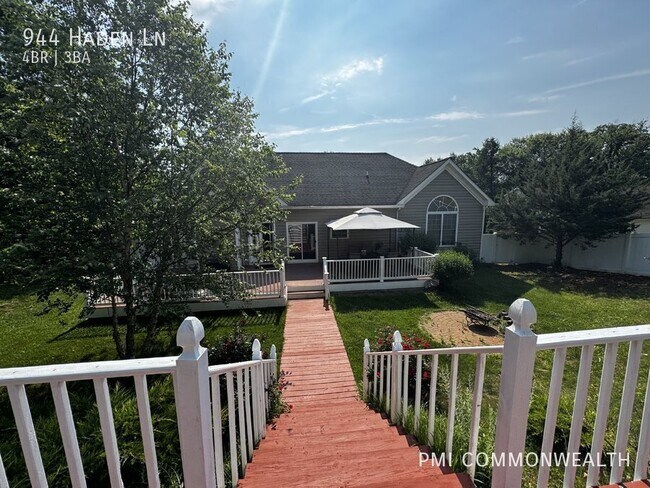 Building Photo - 944 Haden Ln