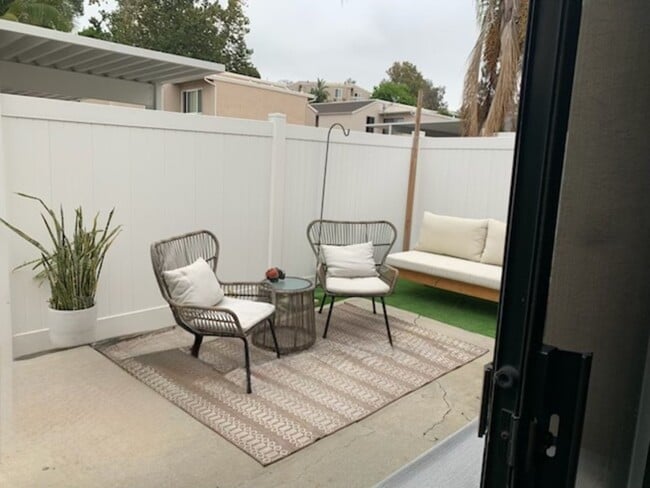 Building Photo - 1331 Evergreen Dr