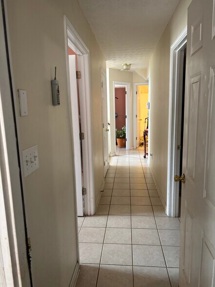 Building Photo - 1460 Scenic Brook Trl SW