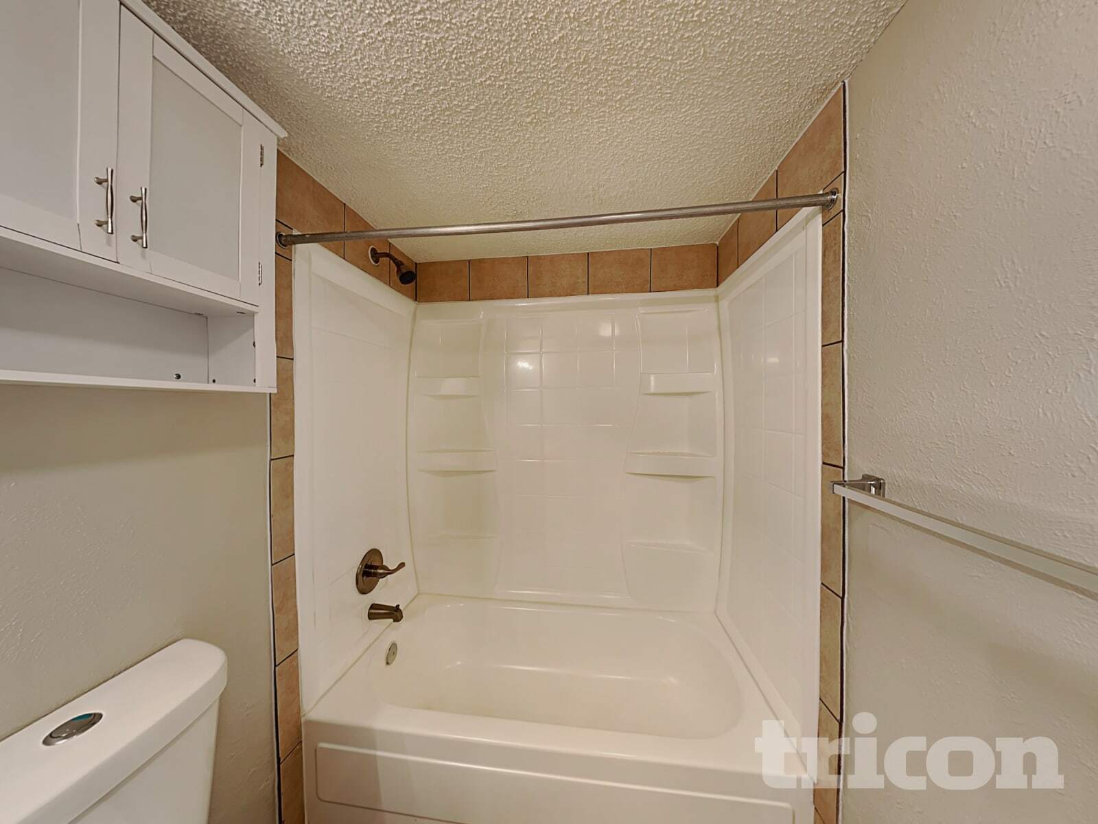 Building Photo - 7437 Sandhurst Ln E