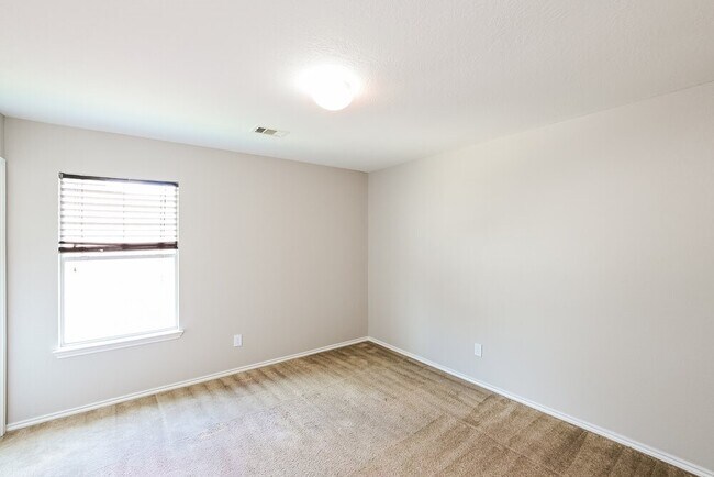 Primary Photo - 7615 Shavano Ln