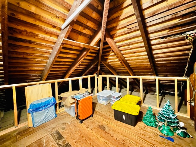 Building Photo - 3 Park Ln