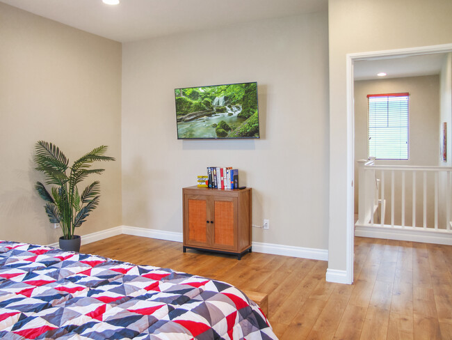 TV in master bedroom - 11013 Ragsdale Rd