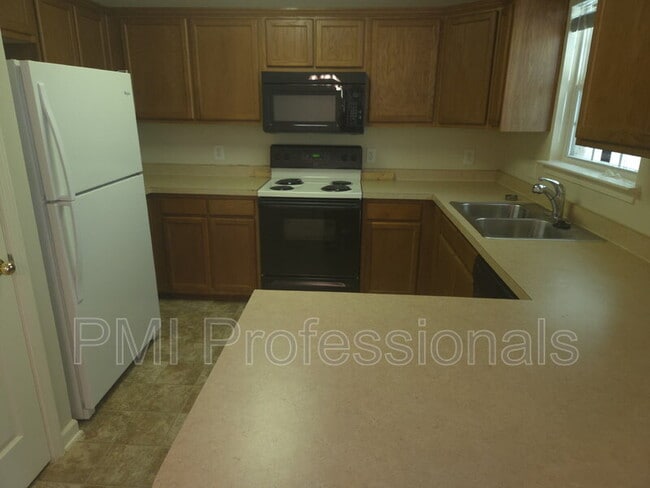 Building Photo - 2303 Keegan Dr