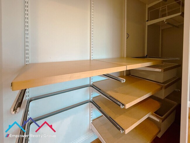 Building Photo - 3 bed 2 bath Single Family Home is Desired Millbrae Neighborhood