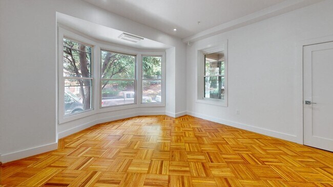 Building Photo - 21 Regent Cir