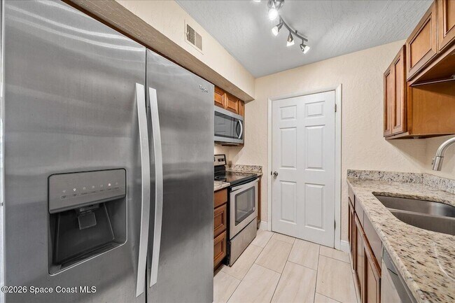 Building Photo - 2190 Forest Knoll Dr NE