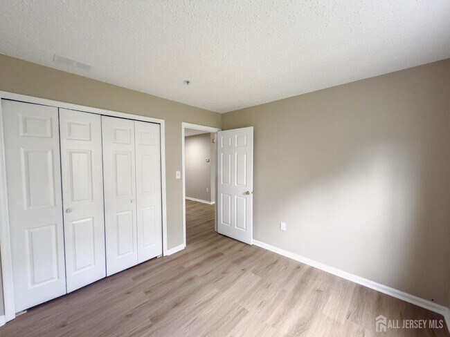 Building Photo - 48 Prestwick Way