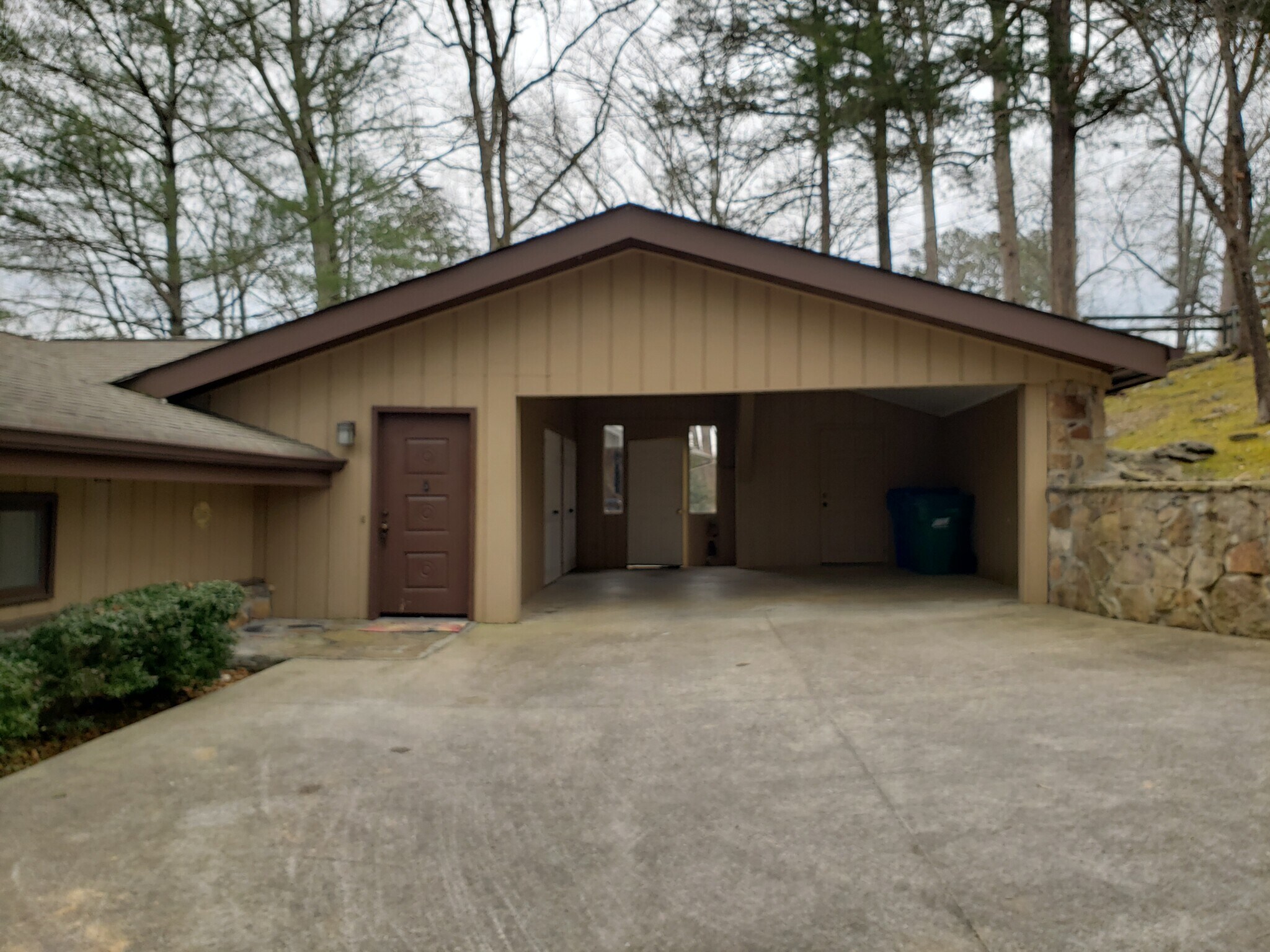 2 car garge with two storage areas - 7415 Savannah Dr