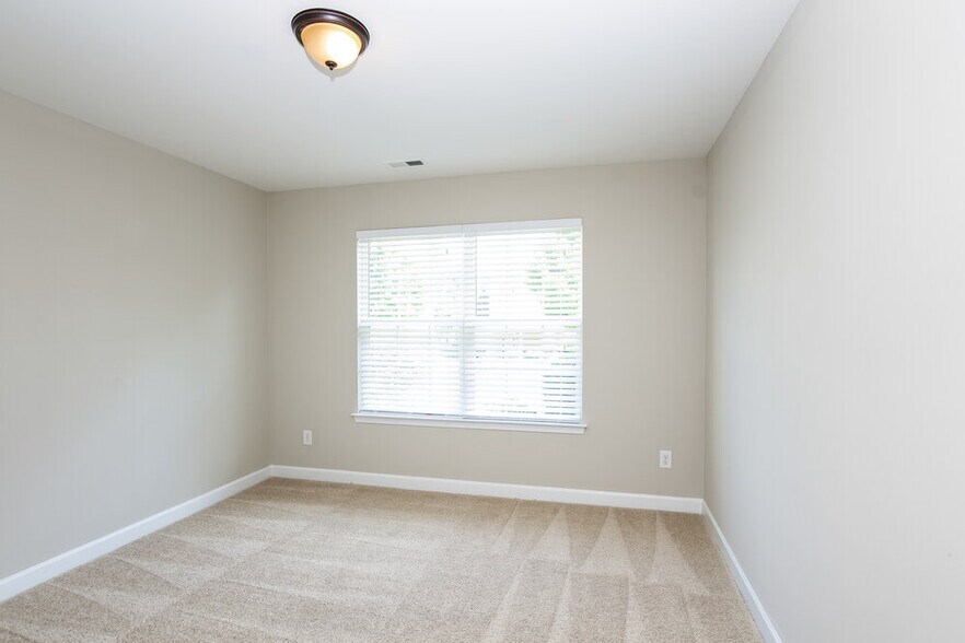 Building Photo - 958 Ramsgate Dr SW